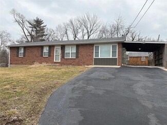 161 S Oak St, Cottage Hills, IL 62018