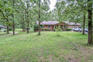 22870 Gulfwind Ln, Lebanon, MO 65536