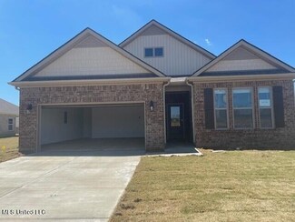 2093 Tulip Dr, Hernando, MS 38632