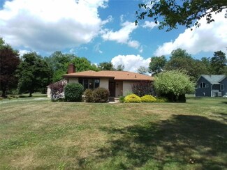 126 Stickle Rd, Beaver Falls, PA 15010