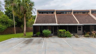 2400 SE Garden Terrace Unit 101, Port Saint Lucie, FL 34952