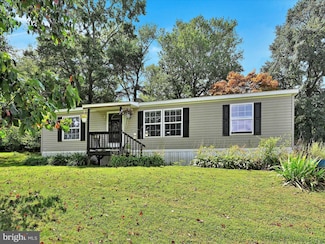 60 Hemlock Dr, Felton, PA 17322