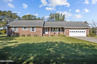 804 Sherman Point Ln, New Bern, NC 28562