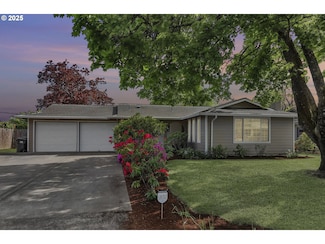 541 Pinedale Ave, Springfield, OR 97477