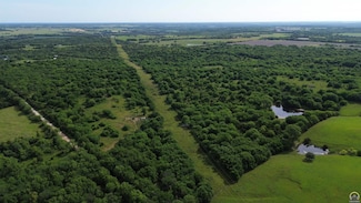 11108 S Berryton Rd, Carbondale, KS 66414