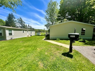 331 Holly Park Dr, Erie, PA 16509