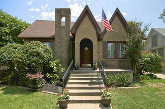 3909 W 4th St, Fort Worth, TX 76107