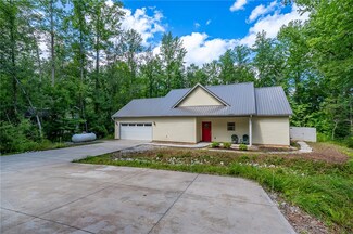 128 Willys Creek Cir, Pickens, SC 29671