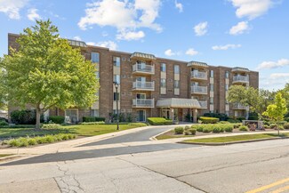 2423 N Kennicott Dr Unit 3A, Arlington Heights, IL 60004