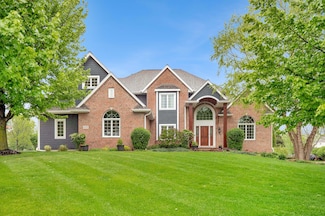 1259 Mary Hill Cir, Hartland, WI 53029