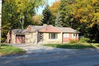 694 Graafschap Rd, Holland, MI 49423