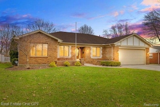45484 Klingkammer St, Utica, MI 48317
