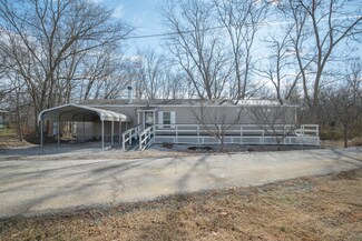 102 Oak Dr, Pineville, MO 64856