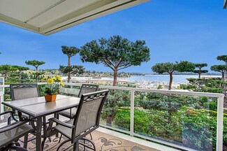 5304 Lake Washington Blvd NE Unit D, Kirkland, WA 98033