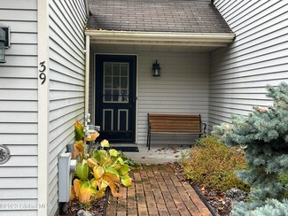 39 Commonwealth Dr, Glenmont, NY 12077