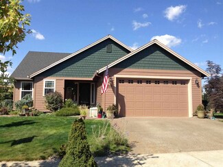 955 Hayes St, Mount Angel, OR 97362