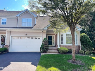 1 Cambridge Ct, Eatontown, NJ 07724