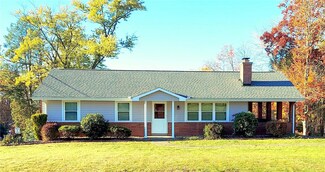 221 Blackridge Dr, Greensburg, PA 15601