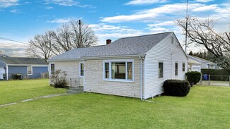 300 Davis Rd, Westport, MA 02790