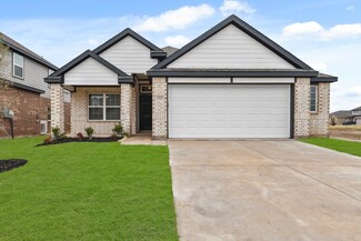 132 Lost Oak Dr, Cleburne, TX 76033