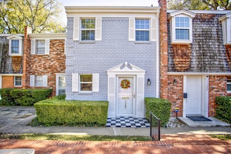 1387 Roaring Springs Rd, Fort Worth, TX 76114