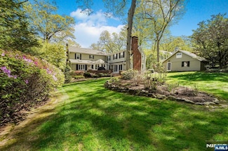 14 Grove St, Caldwell, NJ 07006