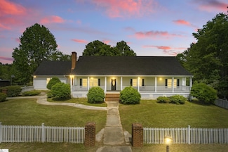 414 Giggle Dr, Laurens, SC 29360