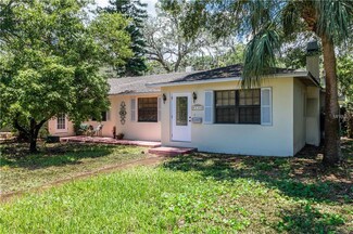 136 Snell Isle Blvd NE, Saint Petersburg, FL 33704