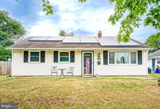 392 Flanders Rd, Bellmawr, NJ 08031
