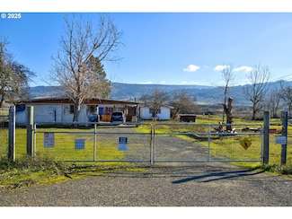 447 Eagle Valley Rd, Oakland, OR 97462