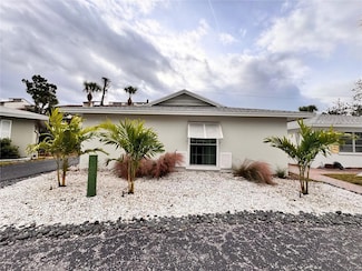 1140 S Moonmist Ct Unit M5, Sarasota, FL 34242
