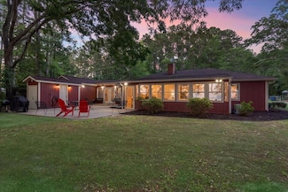 1346 Forest Lake Dr, Manning, SC 29102