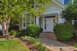 178 Colonial Dr, Vernon Hills, IL 60061