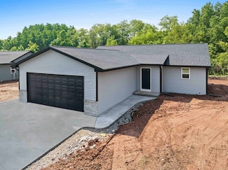 997 E Sunnyview Rd, Oshkosh, WI 54901