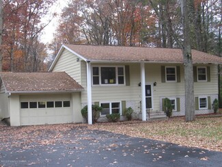 9 Yorktown Rd, Mountain Top, PA 18707