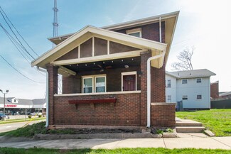 411 N Roosevelt Ave, Bloomington, IL 61701