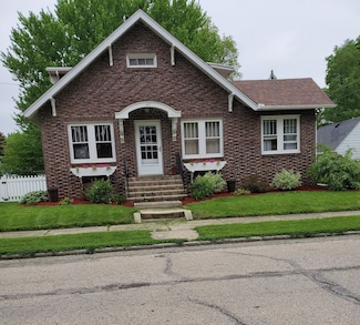 107 E 14th St, Sterling, IL 61081