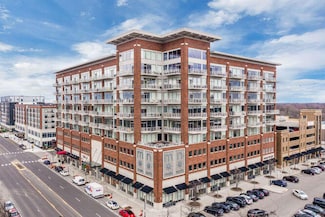 350 N Main St Unit 701, Royal Oak, MI 48067