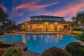 14 Royal King Rd, Tomball, TX 77377
