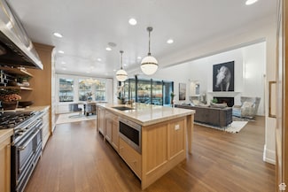 2905 E Denmark Dr, Cottonwood Heights, UT 84121
