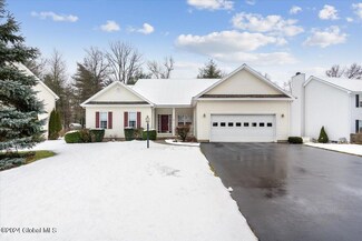 6 Springfield Dr, Mechanicville, NY 12118