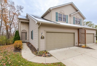 324 Stratford Ln, Lake Orion, MI 48360