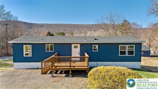 33 Tippets Rd, Nesquehoning, PA 18240