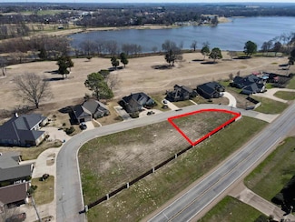 103 Links Dr, Mount Pleasant, TX 75455
