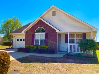 215 Deer Track Ct, Warner Robins, GA 31088