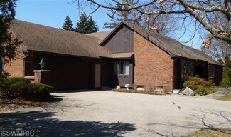 6115 N Gatehouse Dr SE, Grand Rapids, MI 49546