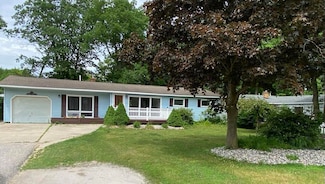 152 Colorado Rd, Alpena, MI 49707
