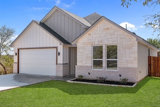 2325 Neches St, Granbury, TX 76048