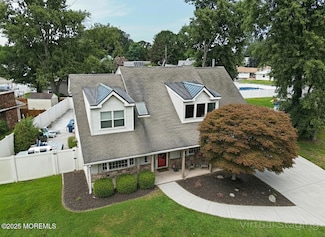 40 North Cir, Matawan, NJ 07747