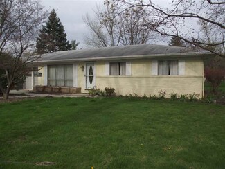 5620 Daisy Ln, Fort Wayne, IN 46835